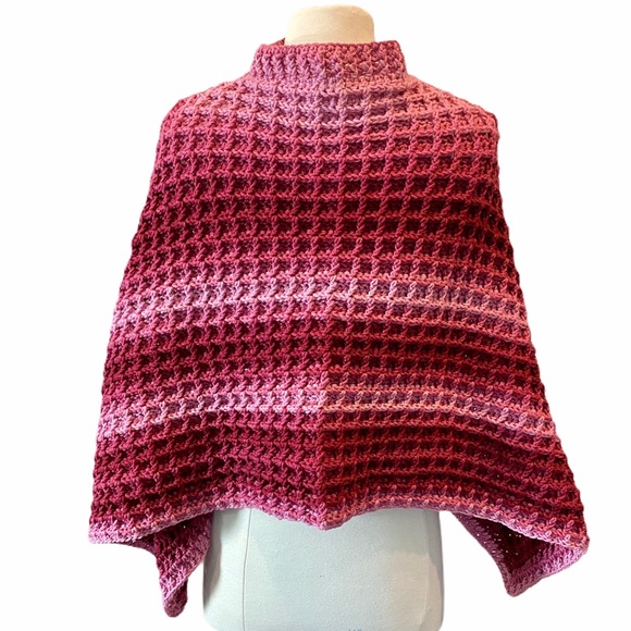 HANDMADE Crochet Vintage Boho Mock Neck Poncho - Picture 4 of 8